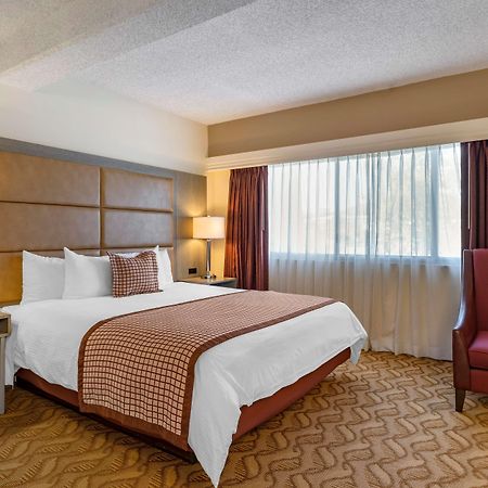 Best Western Plus Thousand Oaks Inn Exterior photo