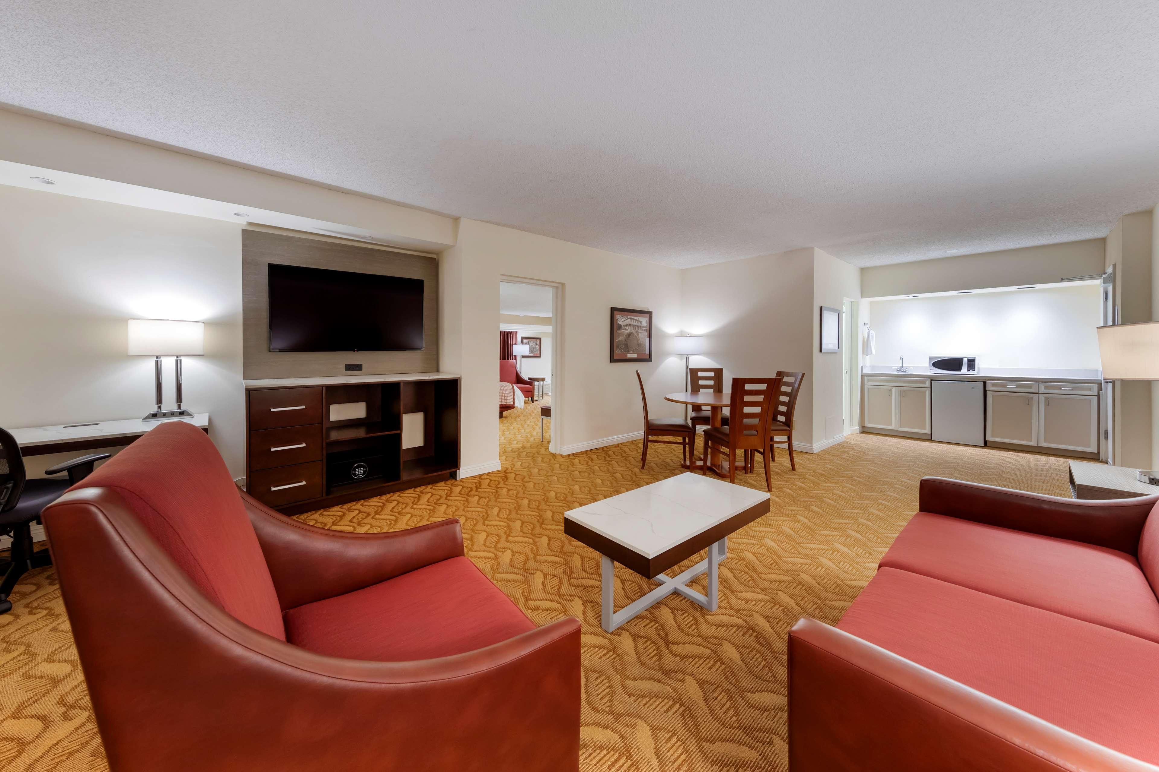 Best Western Plus Thousand Oaks Inn Exterior photo