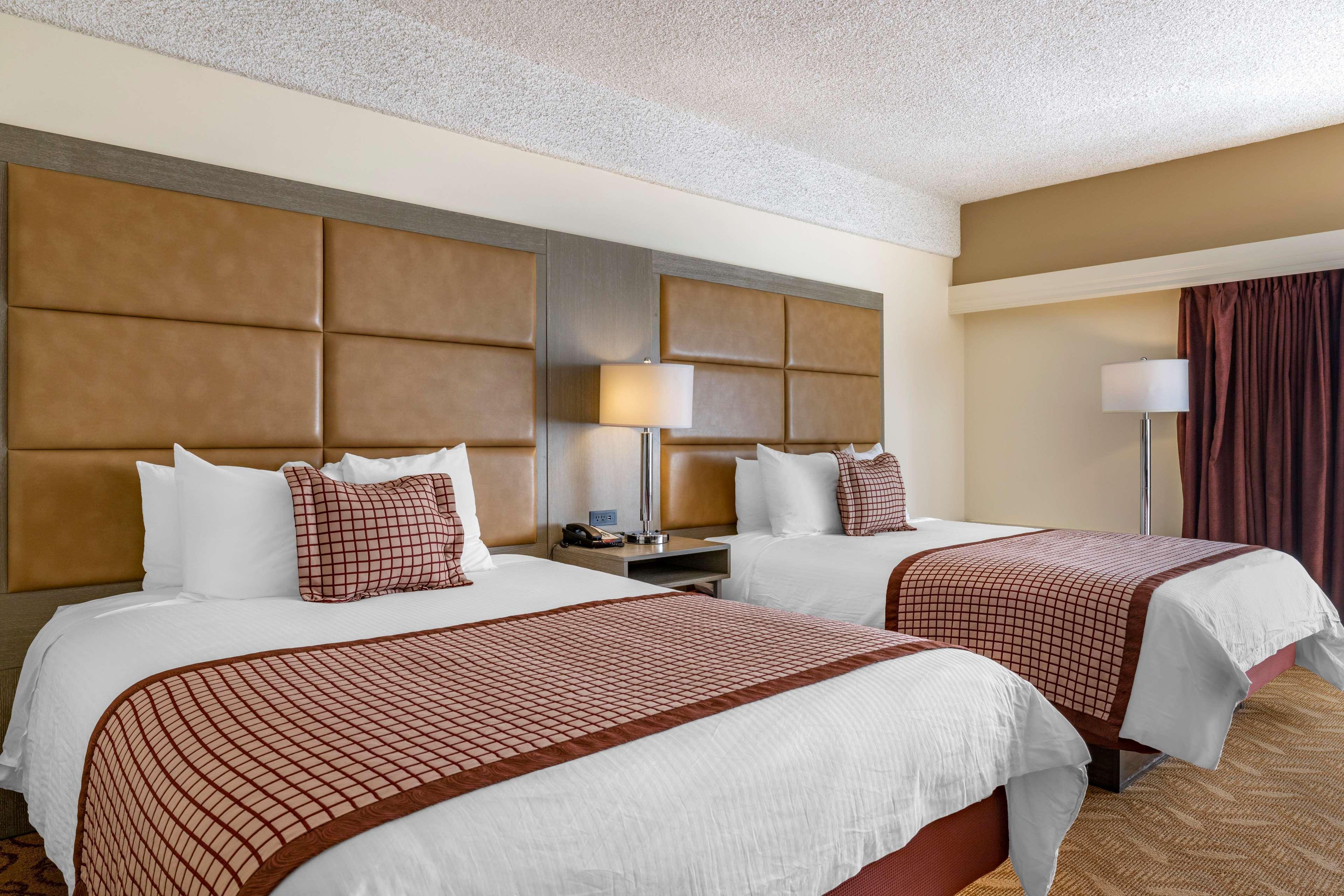 Best Western Plus Thousand Oaks Inn Exterior photo