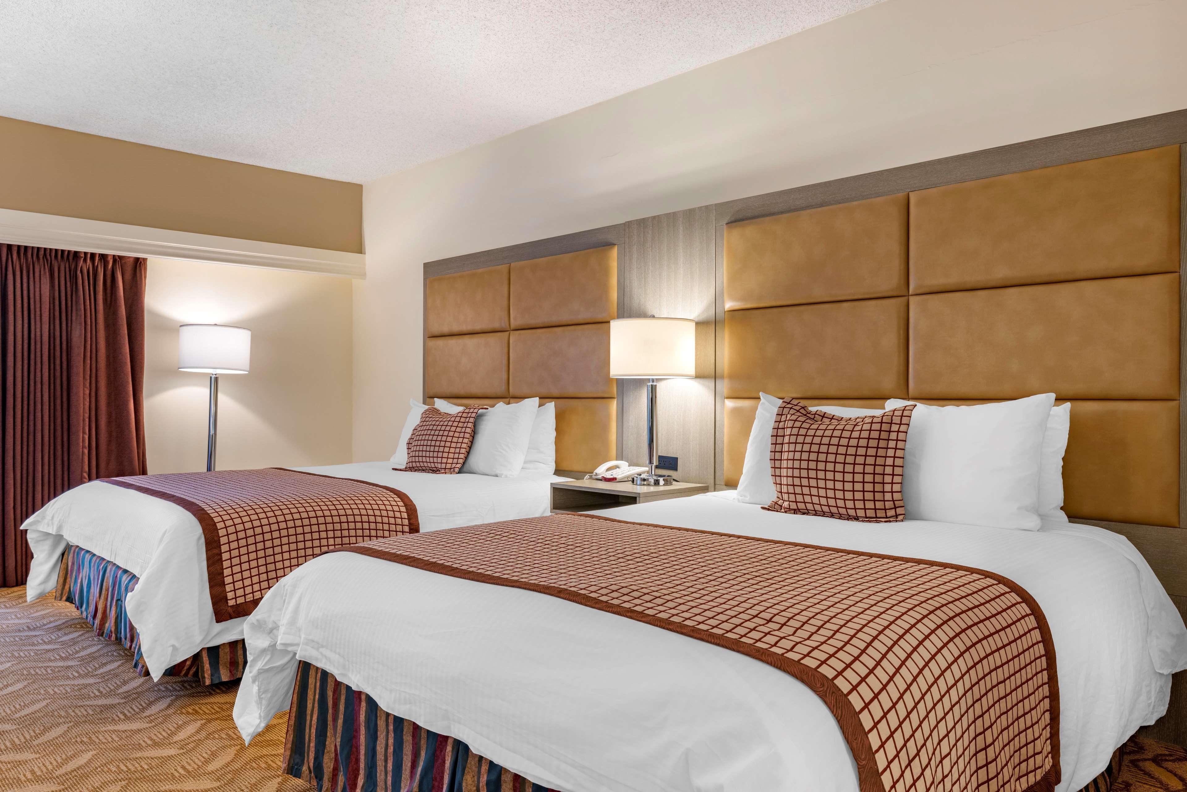 Best Western Plus Thousand Oaks Inn Exterior photo