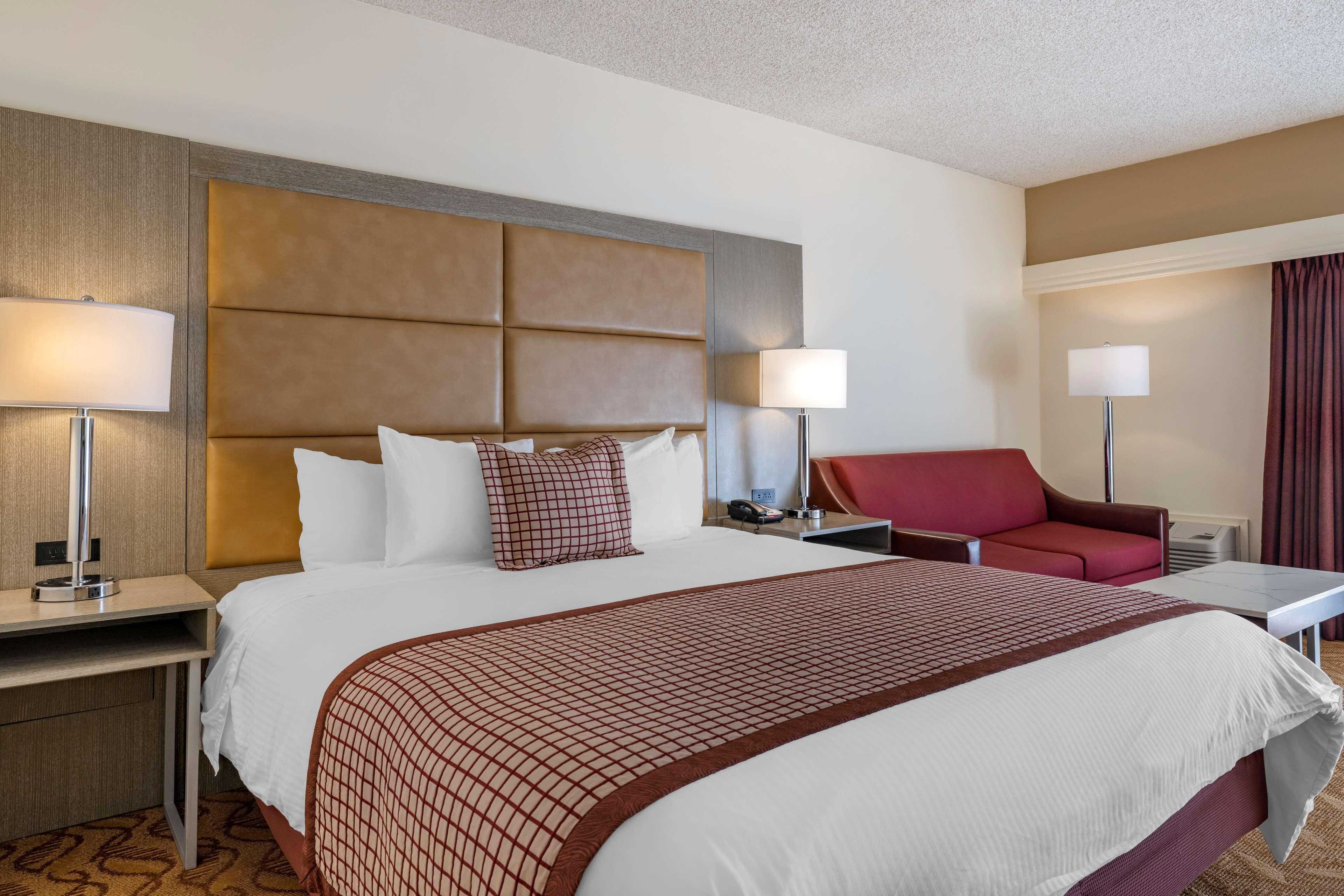Best Western Plus Thousand Oaks Inn Exterior photo