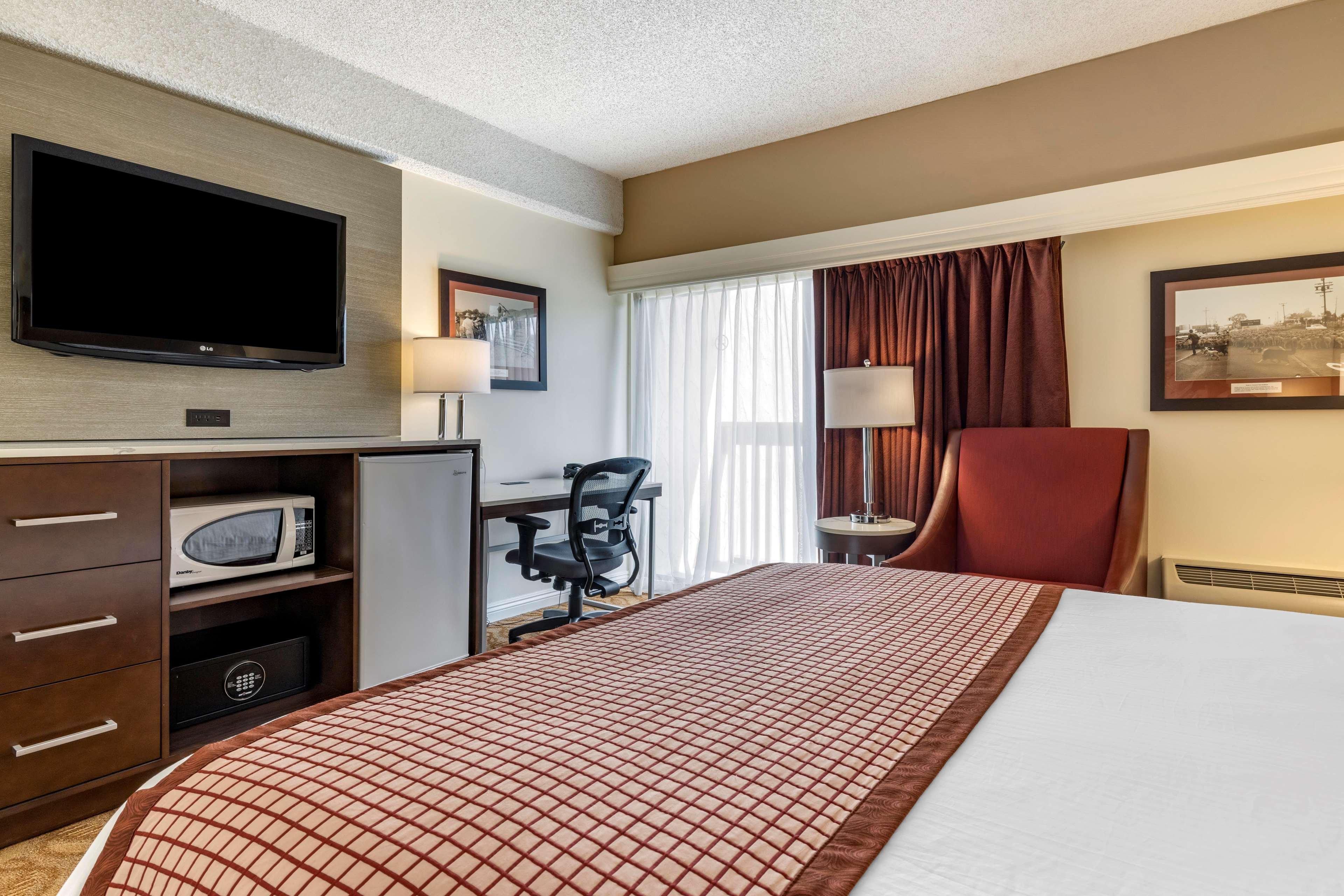 Best Western Plus Thousand Oaks Inn Exterior photo