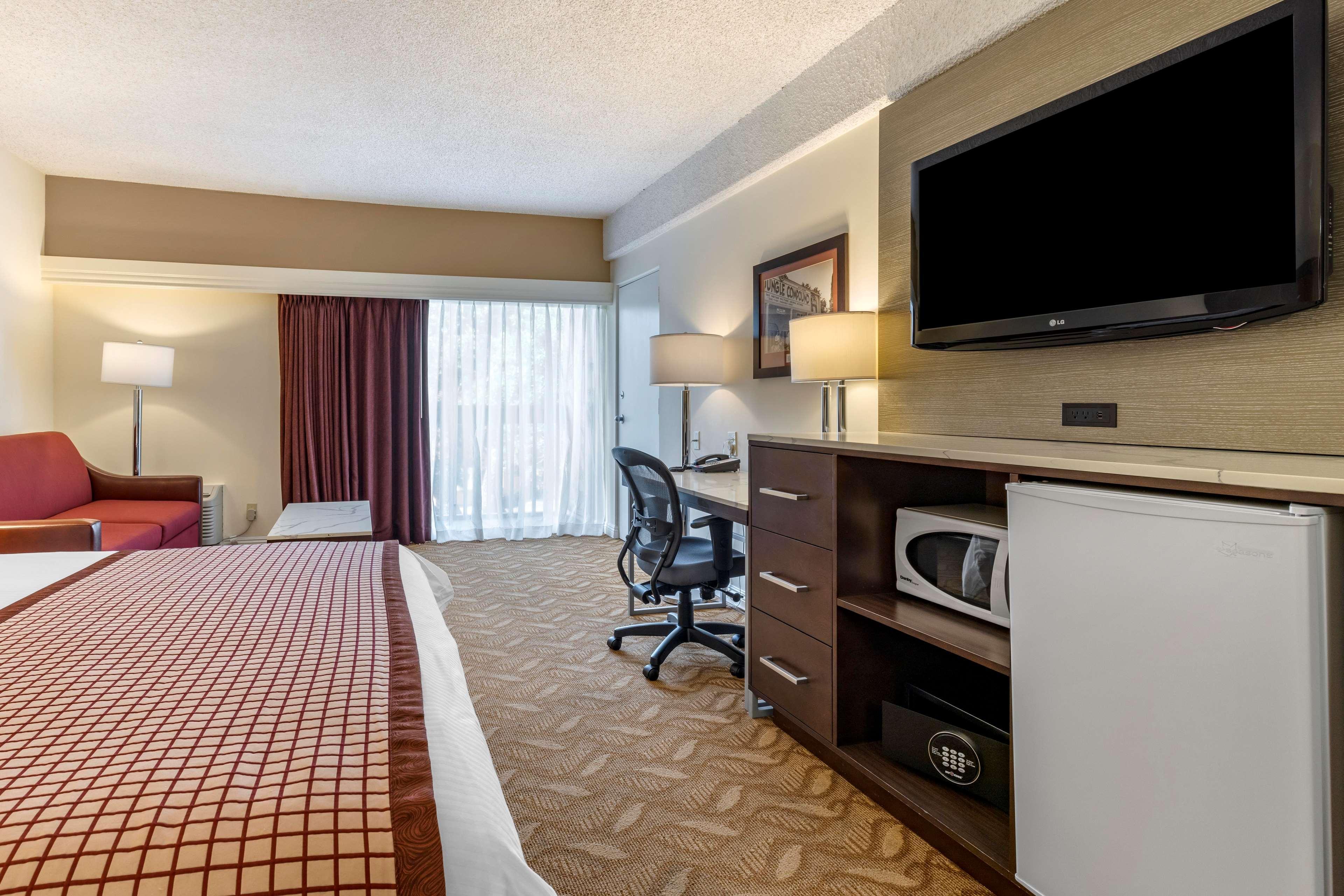 Best Western Plus Thousand Oaks Inn Exterior photo
