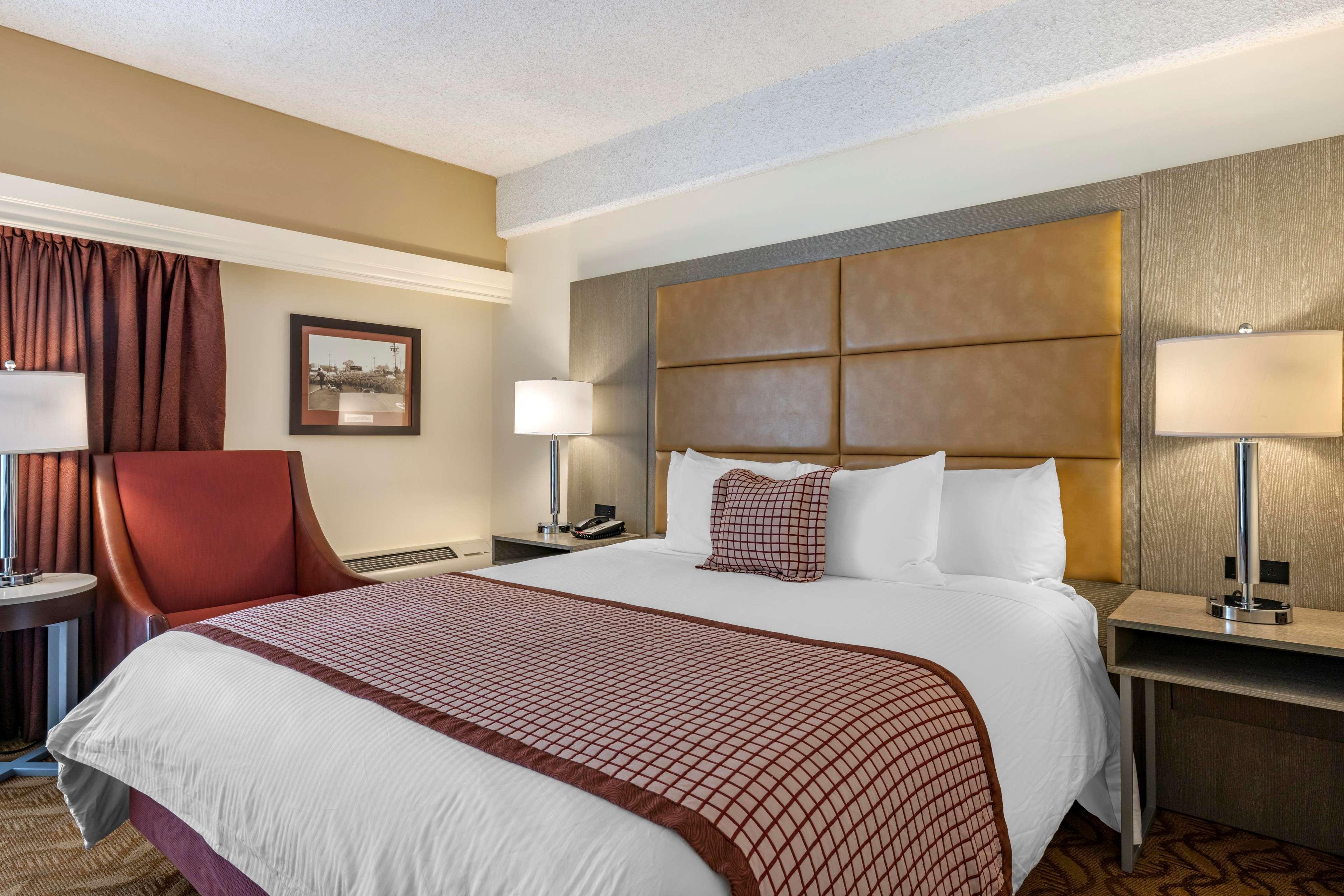 Best Western Plus Thousand Oaks Inn Exterior photo