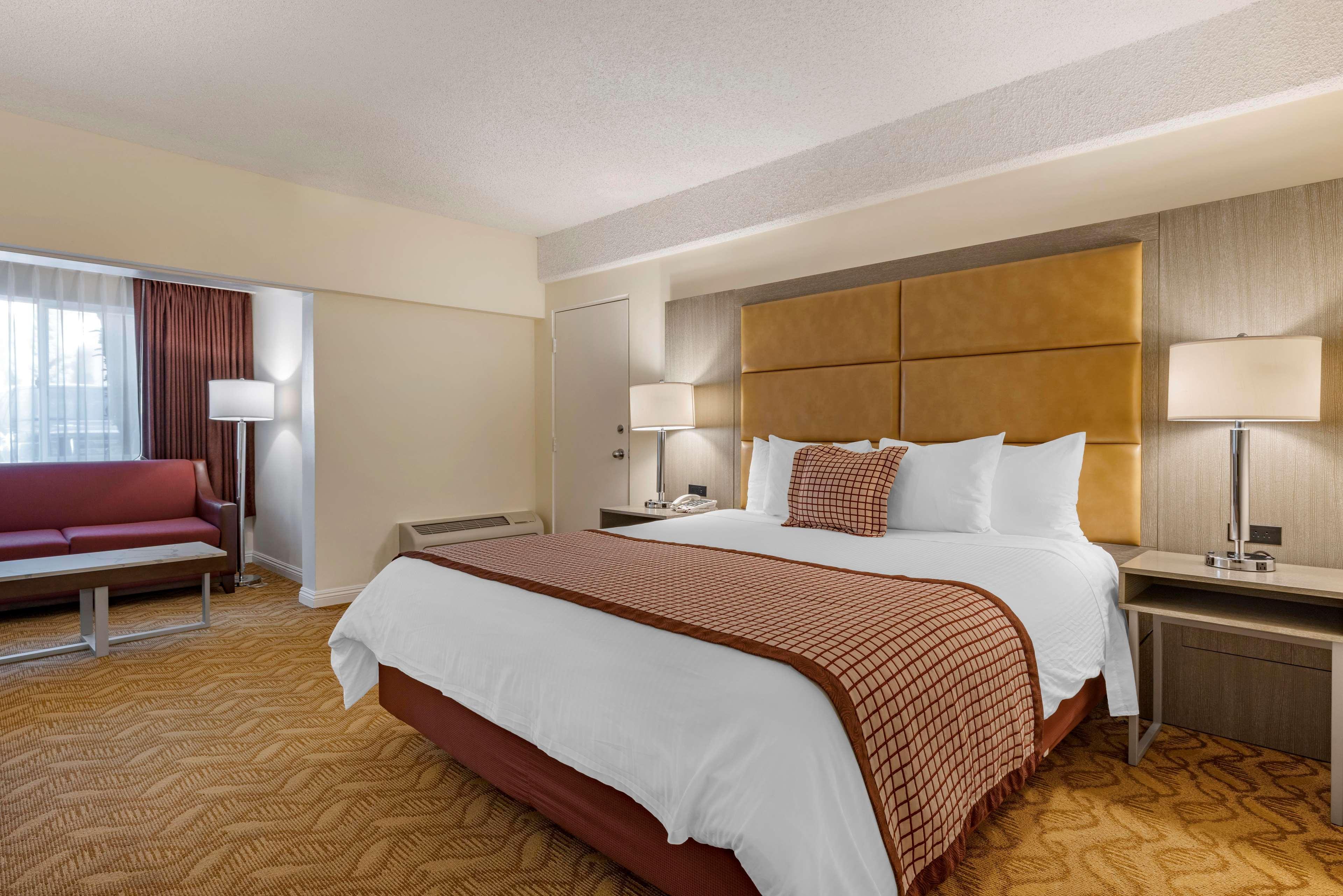 Best Western Plus Thousand Oaks Inn Exterior photo