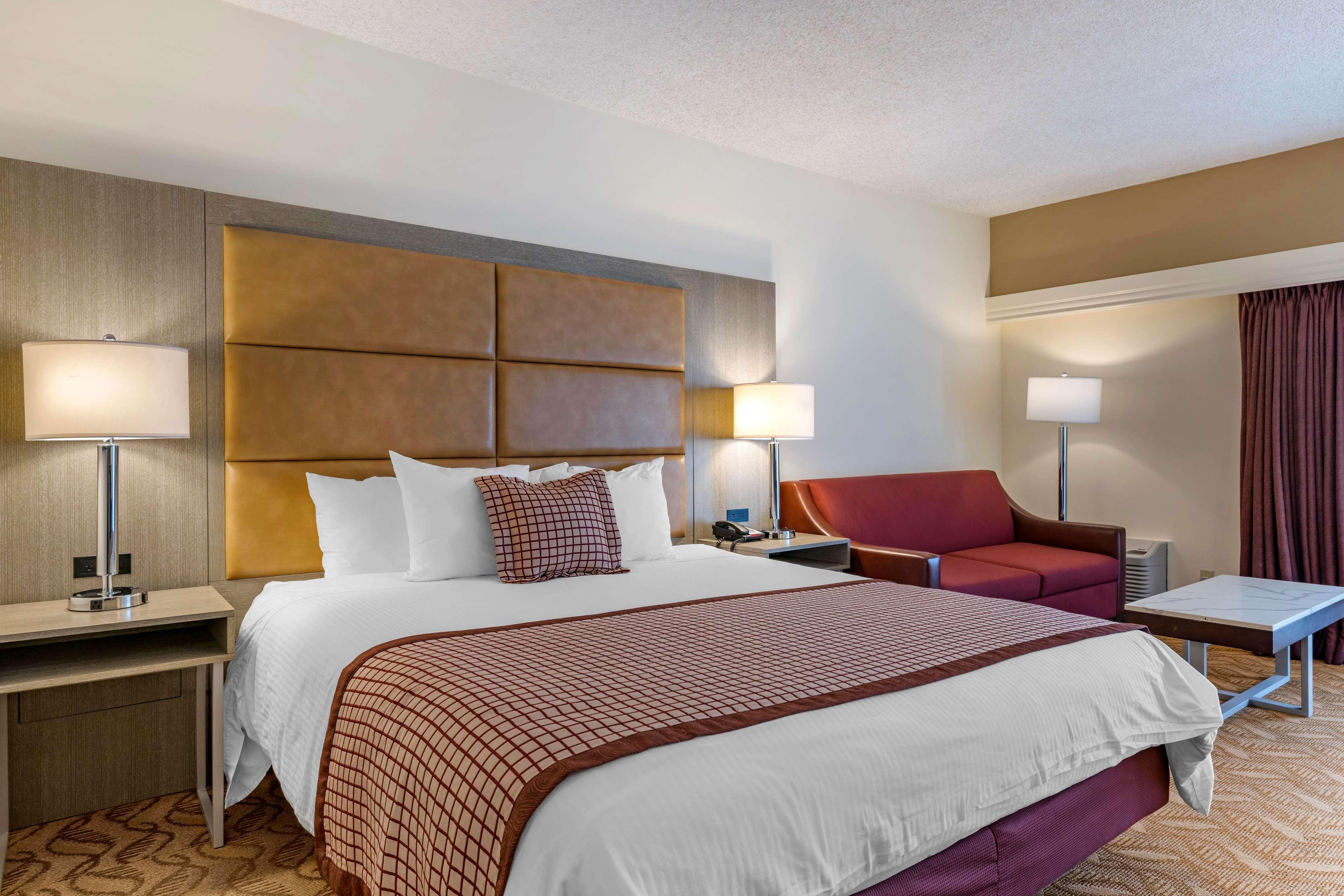 Best Western Plus Thousand Oaks Inn Exterior photo