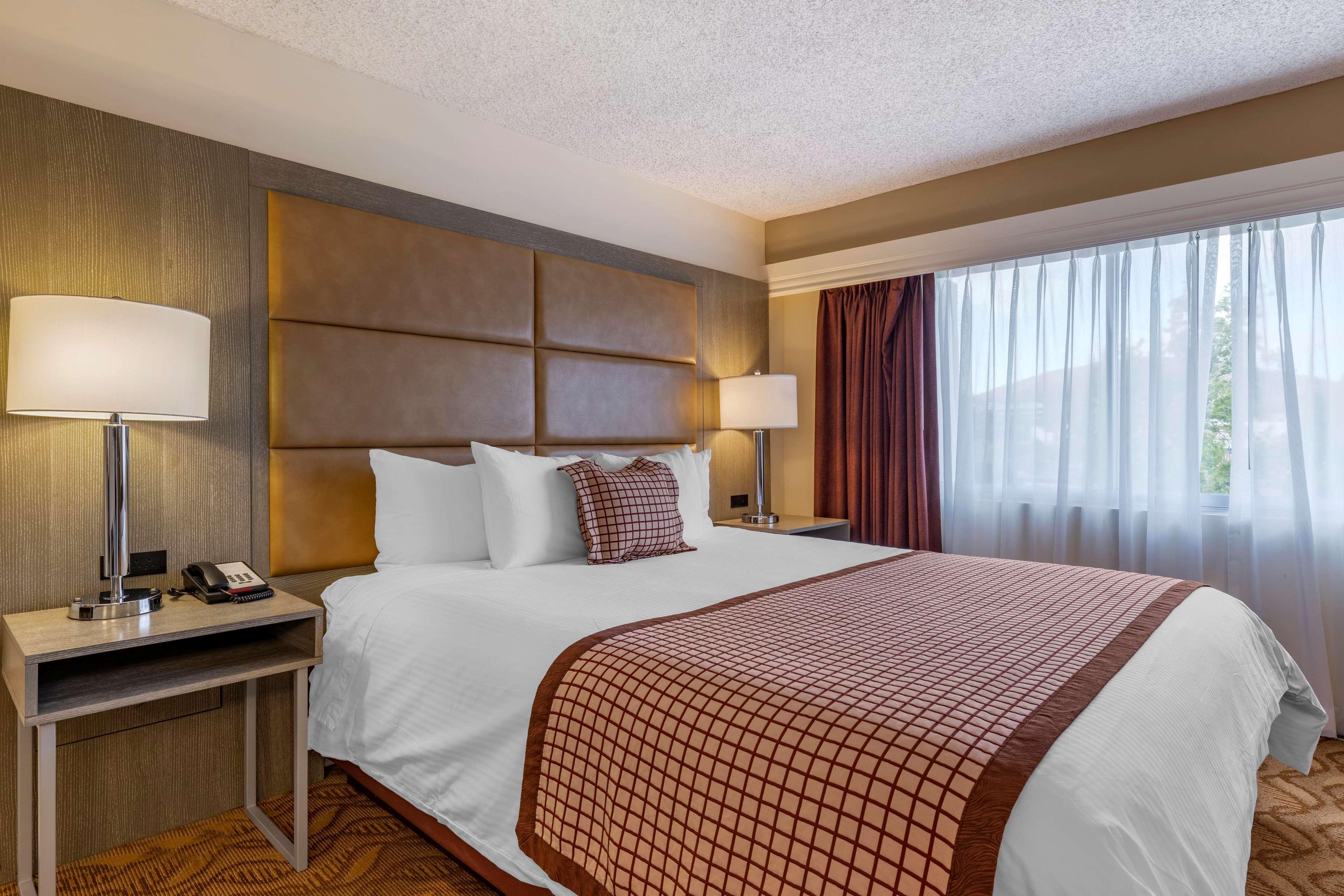 Best Western Plus Thousand Oaks Inn Exterior photo