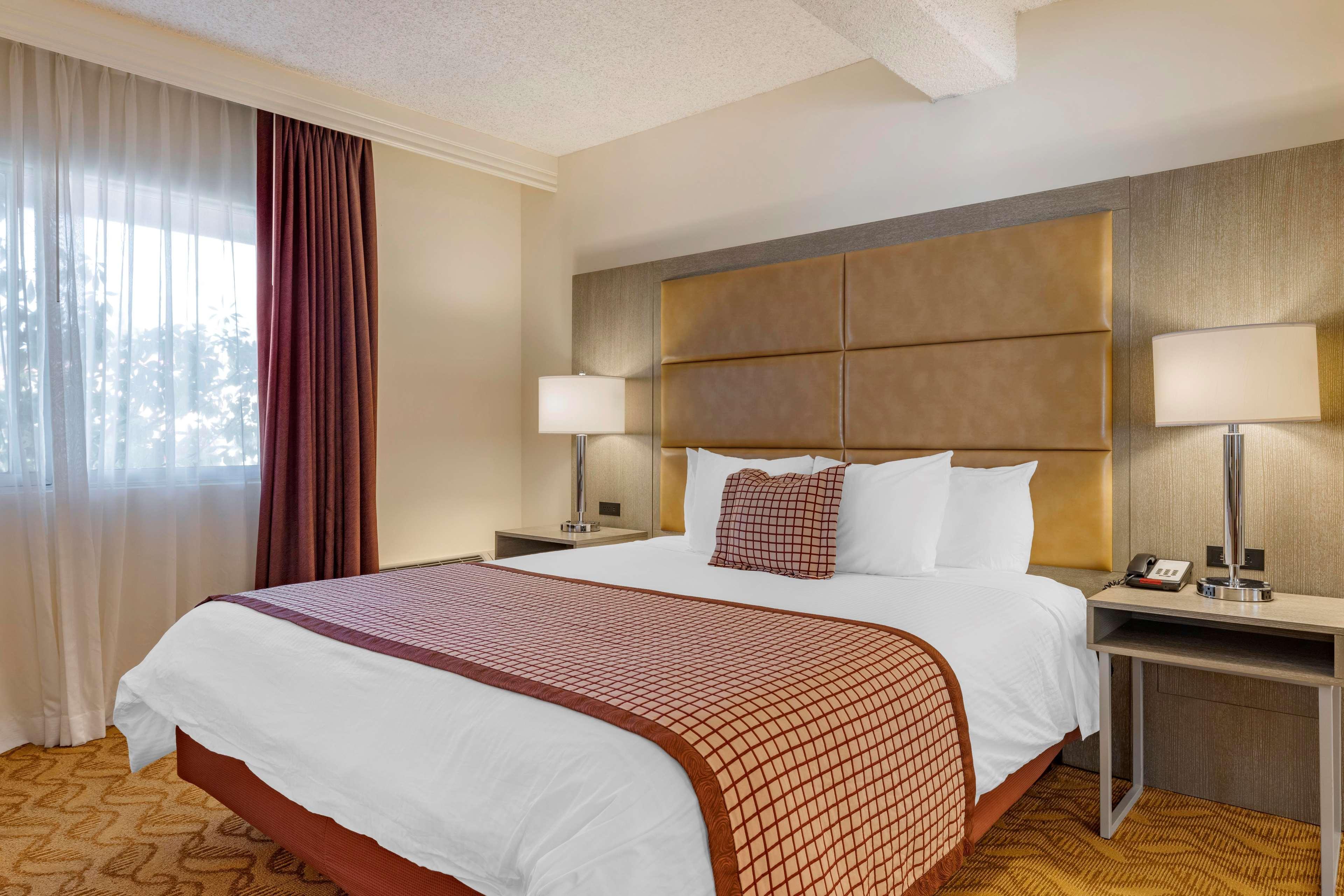 Best Western Plus Thousand Oaks Inn Exterior photo