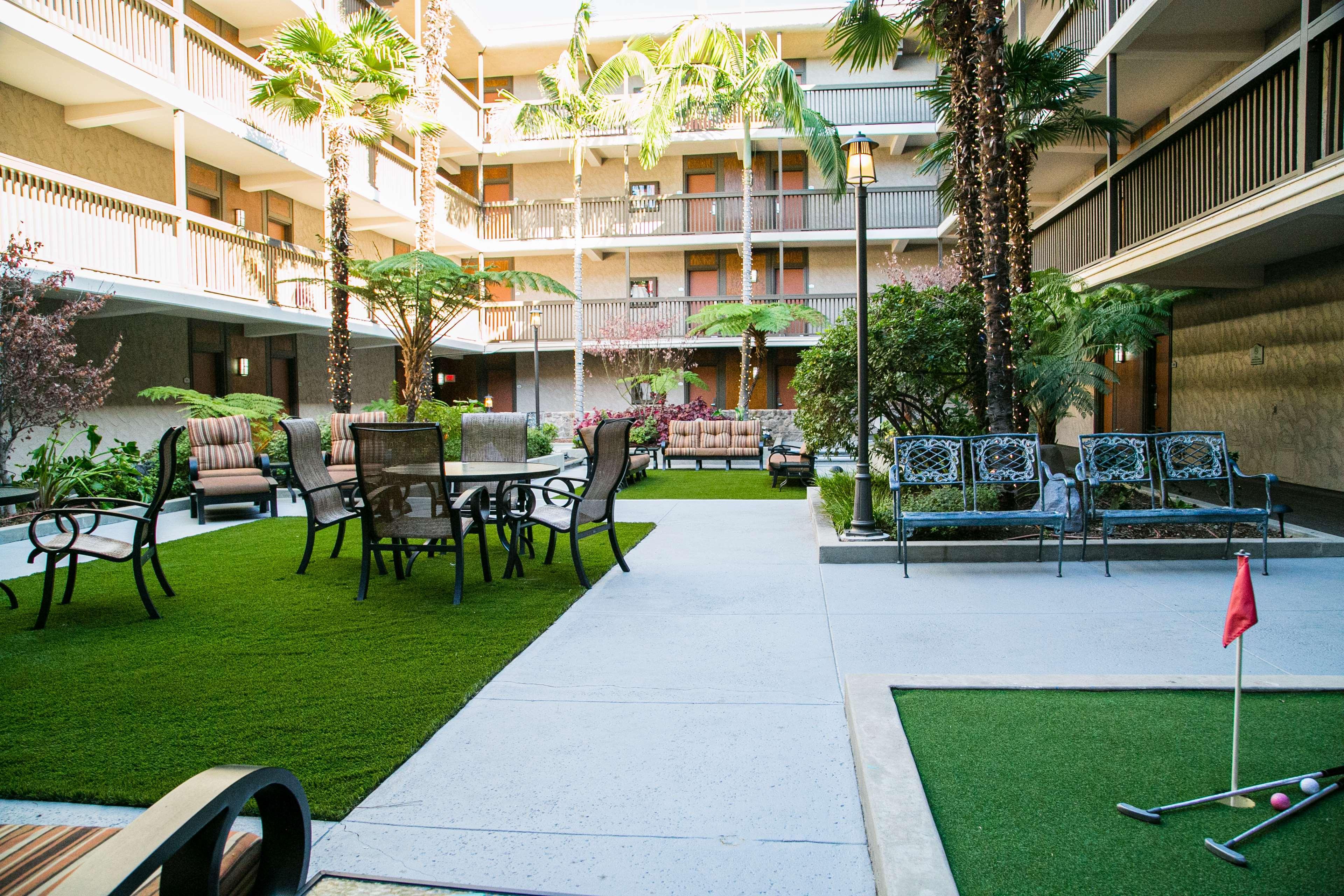 Best Western Plus Thousand Oaks Inn Exterior photo
