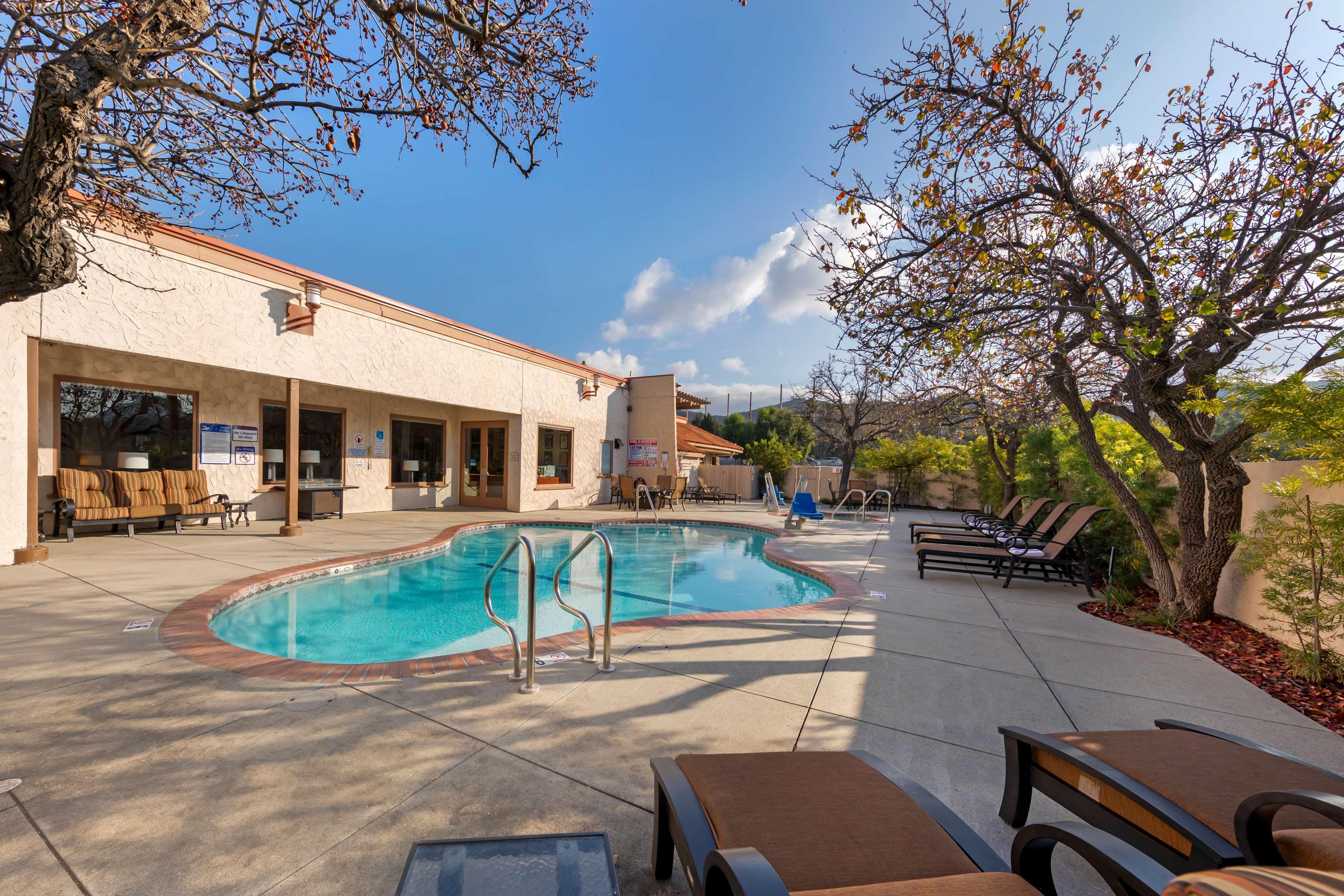 Best Western Plus Thousand Oaks Inn Exterior photo