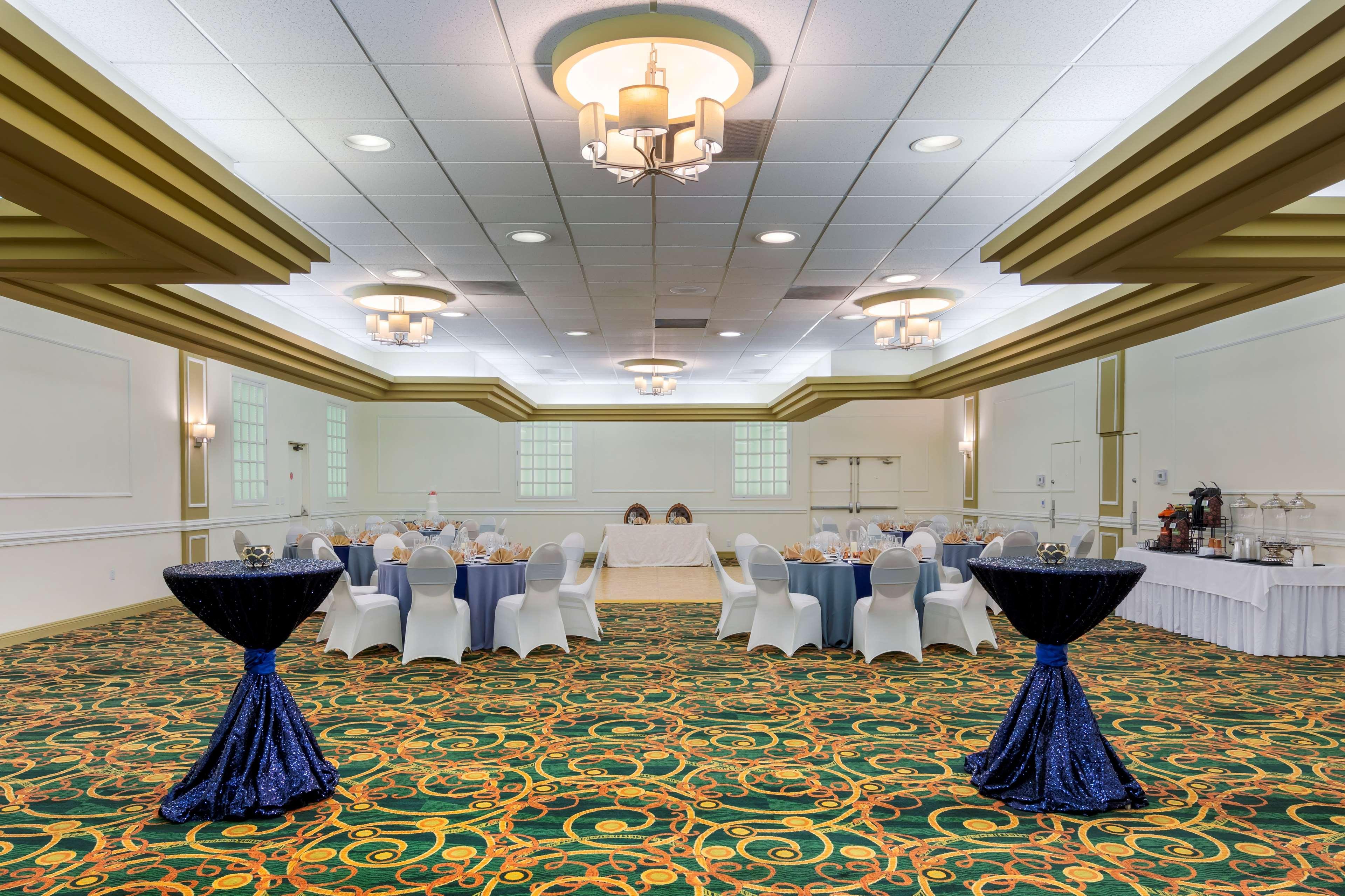 Best Western Plus Thousand Oaks Inn Exterior photo